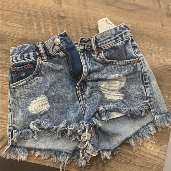 Shorts - Picture 2 of 4